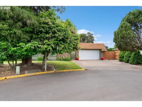 806 NE Nightingale Court Keizer OR 97303