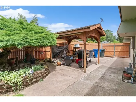 806 NE Nightingale Court Keizer OR 97303