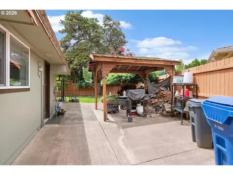 806 NE Nightingale Court Keizer OR 97303