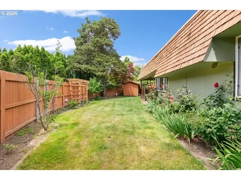 806 NE Nightingale Court Keizer OR 97303