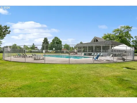 806 NE Nightingale Court Keizer OR 97303