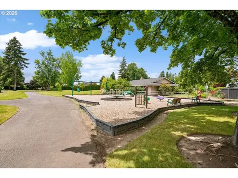 806 NE Nightingale Court Keizer OR 97303