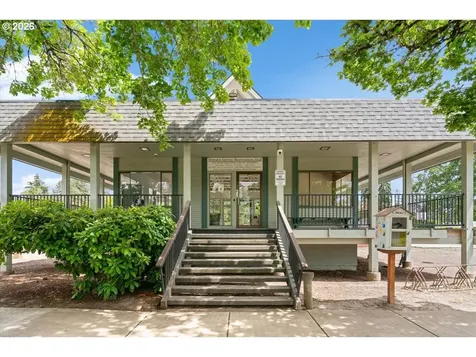806 NE Nightingale Court Keizer OR 97303