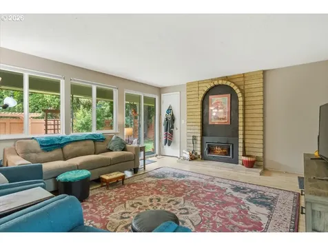 806 NE Nightingale Court Keizer OR 97303