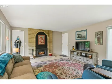 806 NE Nightingale Court Keizer OR 97303