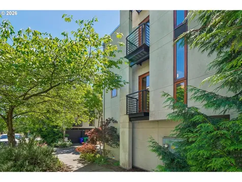 5910 NE Hoyt Street Portland OR 97213