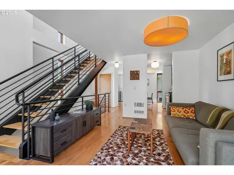 5910 NE Hoyt Street Portland OR 97213