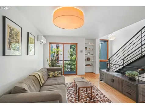 5910 NE Hoyt Street Portland OR 97213