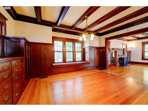 1203 SE 53rd Avenue Portland OR 97215