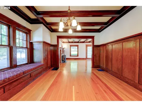 1203 SE 53rd Avenue Portland OR 97215