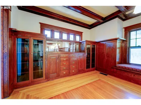 1203 SE 53rd Avenue Portland OR 97215
