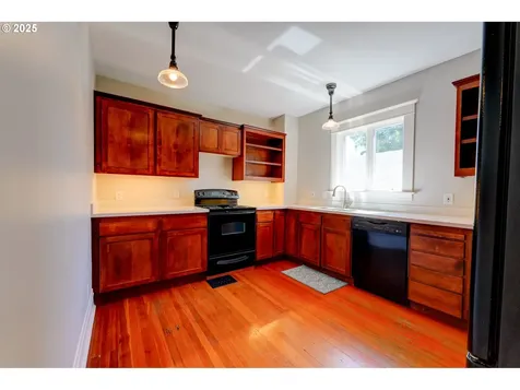 1203 SE 53rd Avenue Portland OR 97215