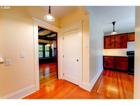 1203 SE 53rd Avenue Portland OR 97215