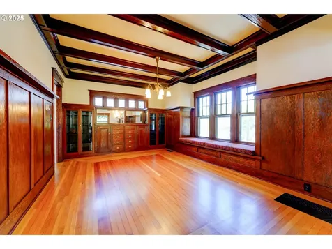 1203 SE 53rd Avenue Portland OR 97215