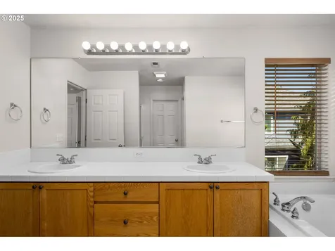 532 NE Caden Avenue Hillsboro OR 97124