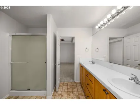 532 NE Caden Avenue Hillsboro OR 97124