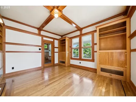 7235 N Oatman Avenue Portland OR 97217