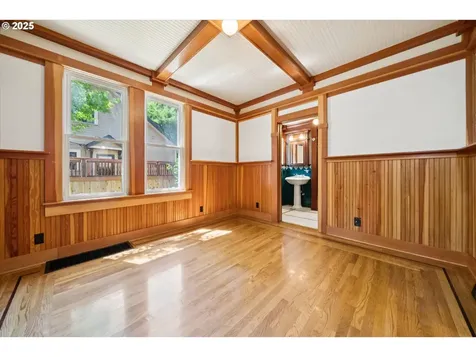 7235 N Oatman Avenue Portland OR 97217
