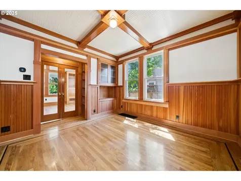 7235 N Oatman Avenue Portland OR 97217