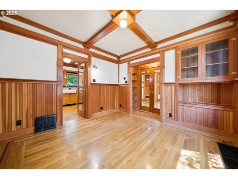 7235 N Oatman Avenue Portland OR 97217