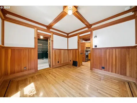7235 N Oatman Avenue Portland OR 97217