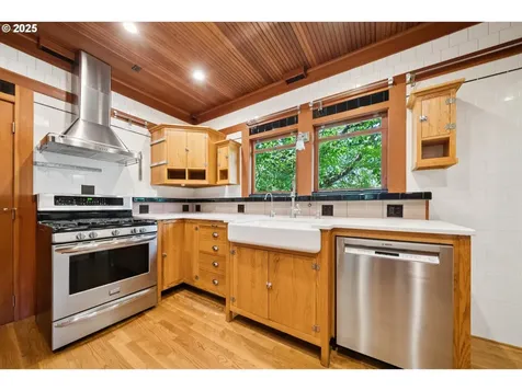 7235 N Oatman Avenue Portland OR 97217