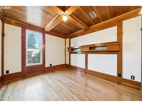 7235 N Oatman Avenue Portland OR 97217