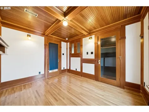 7235 N Oatman Avenue Portland OR 97217