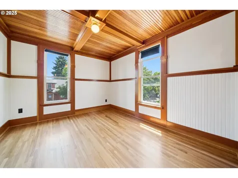 7235 N Oatman Avenue Portland OR 97217