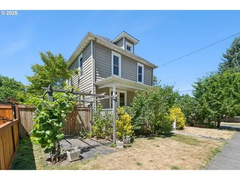 7235 N Oatman Avenue Portland OR 97217