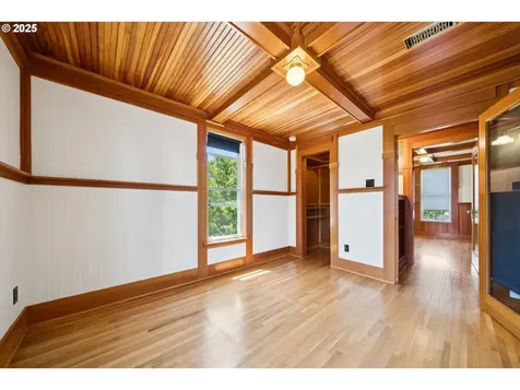 7235 N Oatman Avenue Portland OR 97217