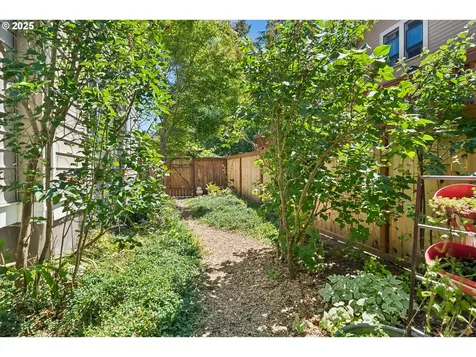 7235 N Oatman Avenue Portland OR 97217