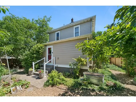 7235 N Oatman Avenue Portland OR 97217