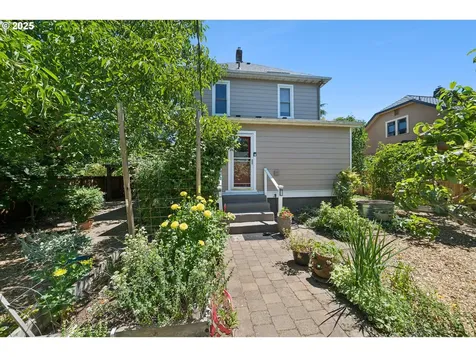7235 N Oatman Avenue Portland OR 97217