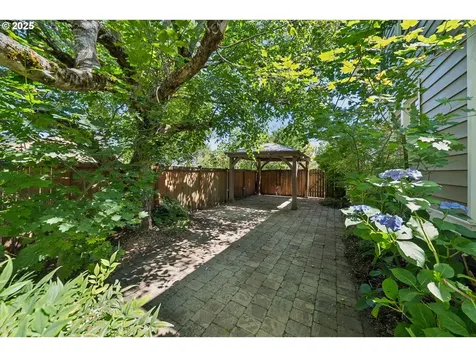 7235 N Oatman Avenue Portland OR 97217