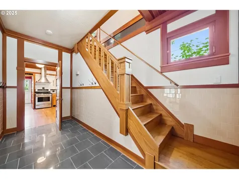 7235 N Oatman Avenue Portland OR 97217
