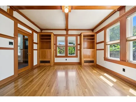 7235 N Oatman Avenue Portland OR 97217