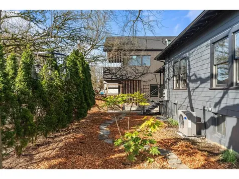 3033 SE 19th Avenue Portland OR 97202