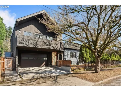 3033 SE 19th Avenue Portland OR 97202