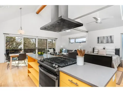 3033 SE 19th Avenue Portland OR 97202