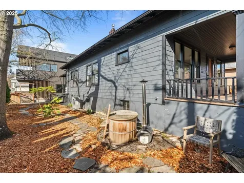 3033 SE 19th Avenue Portland OR 97202