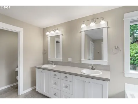 1953 SW Iowa Street Portland OR 97239