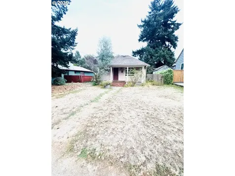 5624 NE 15th Avenue Portland OR 97211