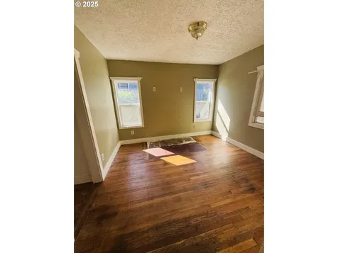 5624 NE 15th Avenue Portland OR 97211