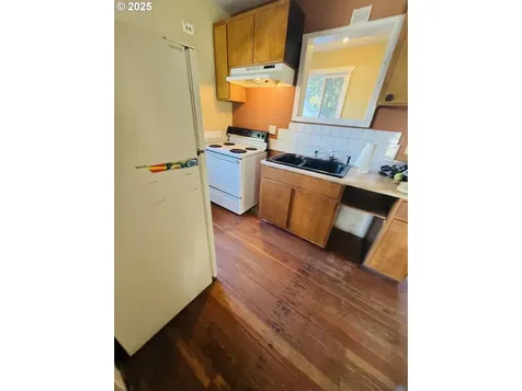 5624 NE 15th Avenue Portland OR 97211