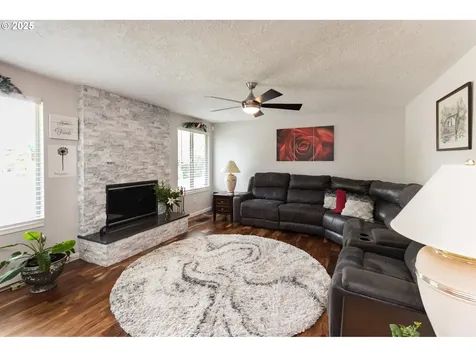 2416 SW 23rd Circle Troutdale OR 97060