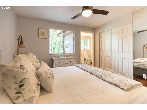 2416 SW 23rd Circle Troutdale OR 97060