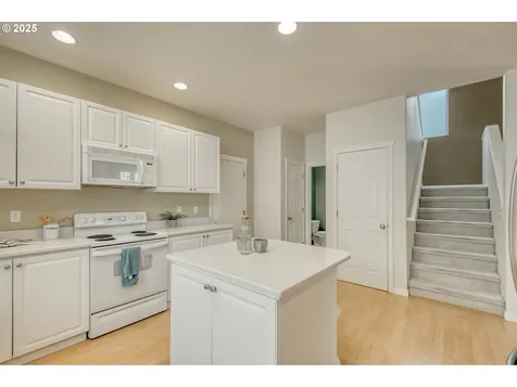 5592 NE Hidden Creek Drive Hillsboro OR 97124