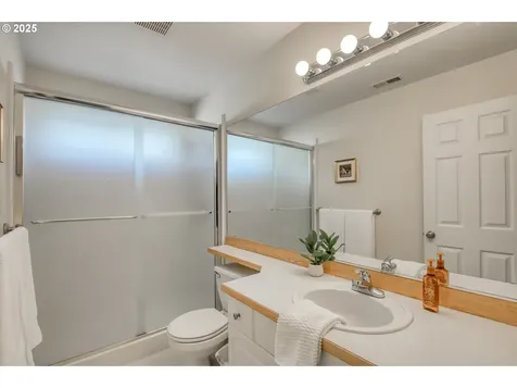 5592 NE Hidden Creek Drive Hillsboro OR 97124