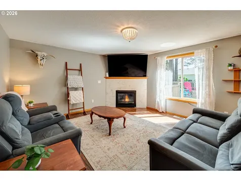 302 Pine Street Woodland WA 98674